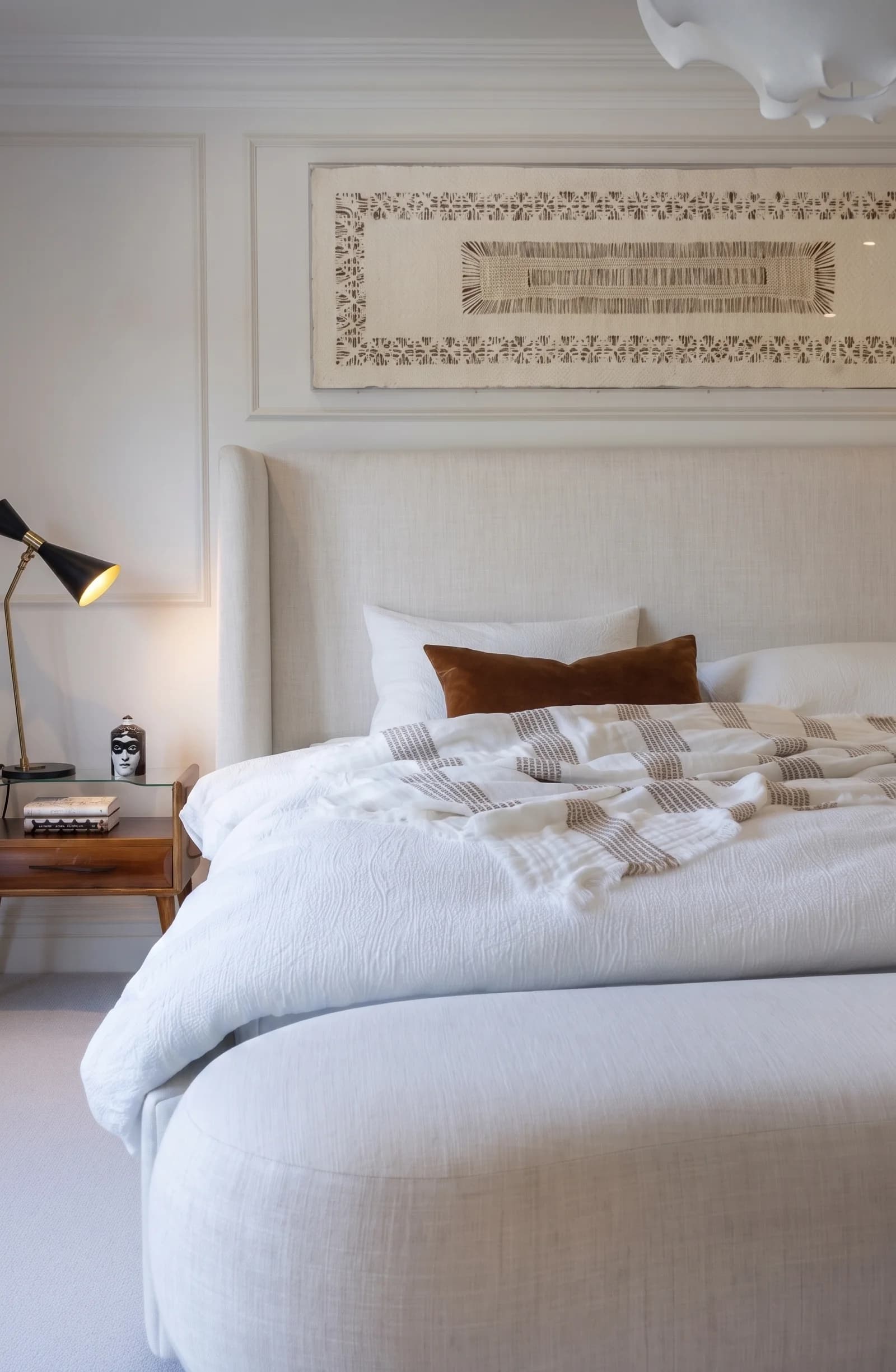 Detalle de base de cama tapizada de la colección Orgánica de Mar de Baja